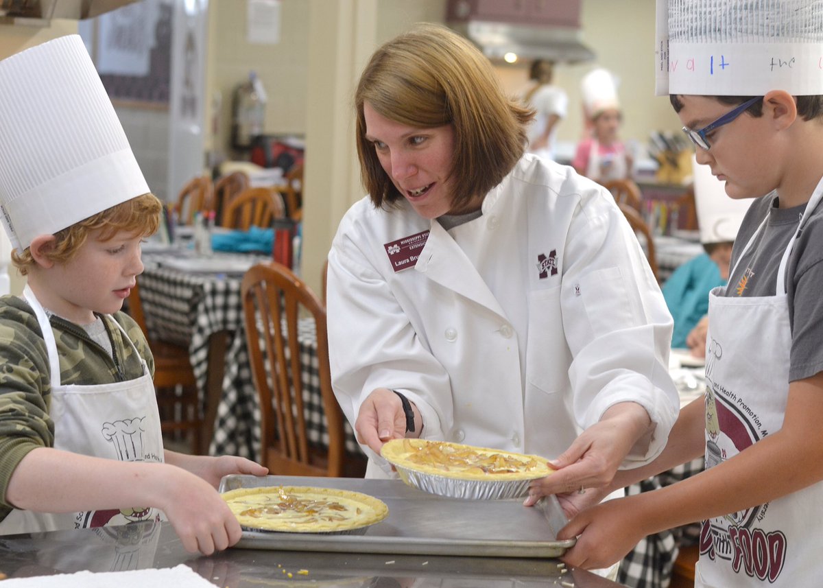 MSUExtService's tweet image. Great to see @TateCountyExt helping out at the #FunWithFood camp this week at @msstate! That quiche looks GOOD!