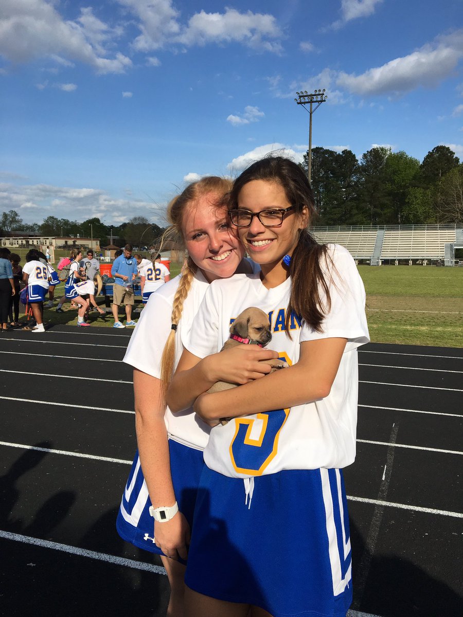 Hippie_Holland's tweet photo. HAPPY 17th BICKY!! imysm n idk what id do w/o buddy❤️ #noboundaries #janahaha #stoplightman #laxladies https://t.co/DFOQatenaO