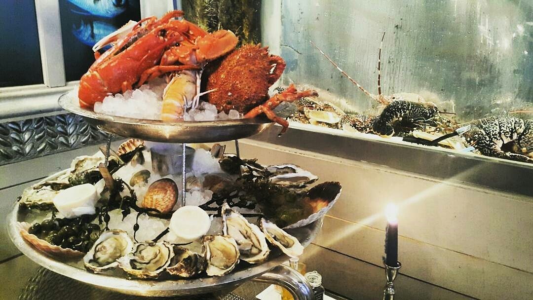 KangSoraTH's tweet photo. [แปล] 160624 reveramess_ : ในวันที่อากาศร้อน ถ้าได้หอยนางรมกับเลมอน! 
#oysters #withlemon #หอยนางรม
(อิ้ง) หอย(ต่อ) https://t.co/gFRDddZnwM