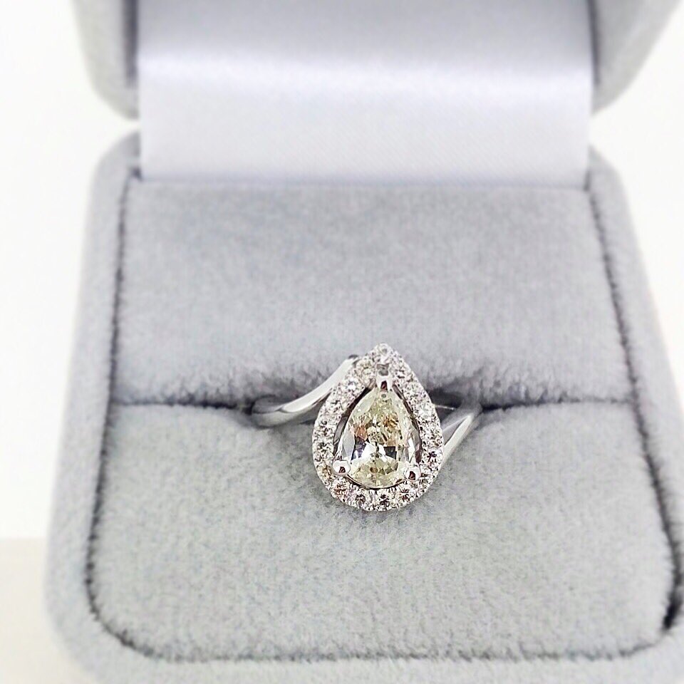 AzizaCollection's tweet image. Diamonds are believed to give Strength, Courage and provide Invincibility! 💍💎