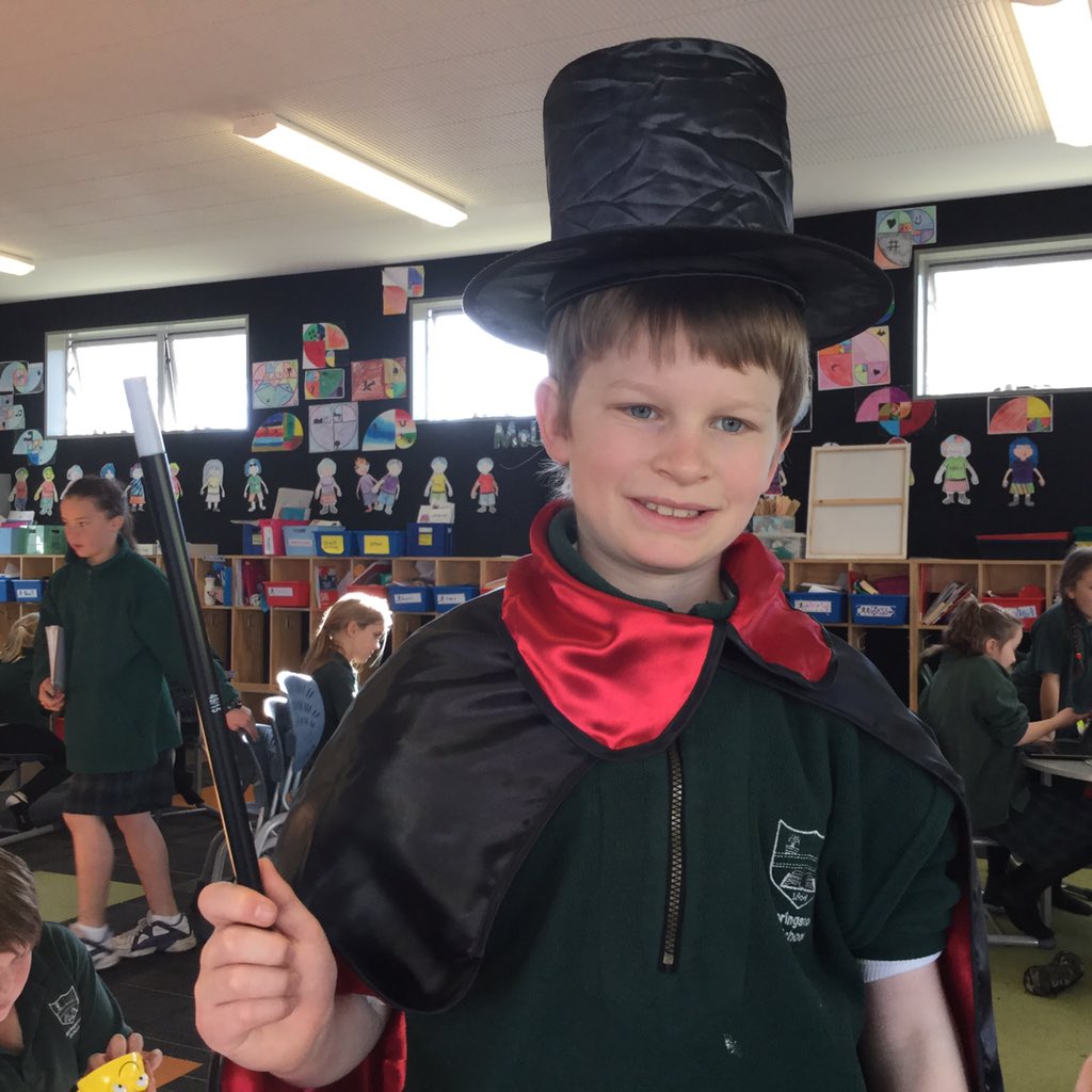 coolkiwikids's tweet photo. Caz: it is really hard to follow the instructions on magic tricks! https://t.co/xnamvNaYUc