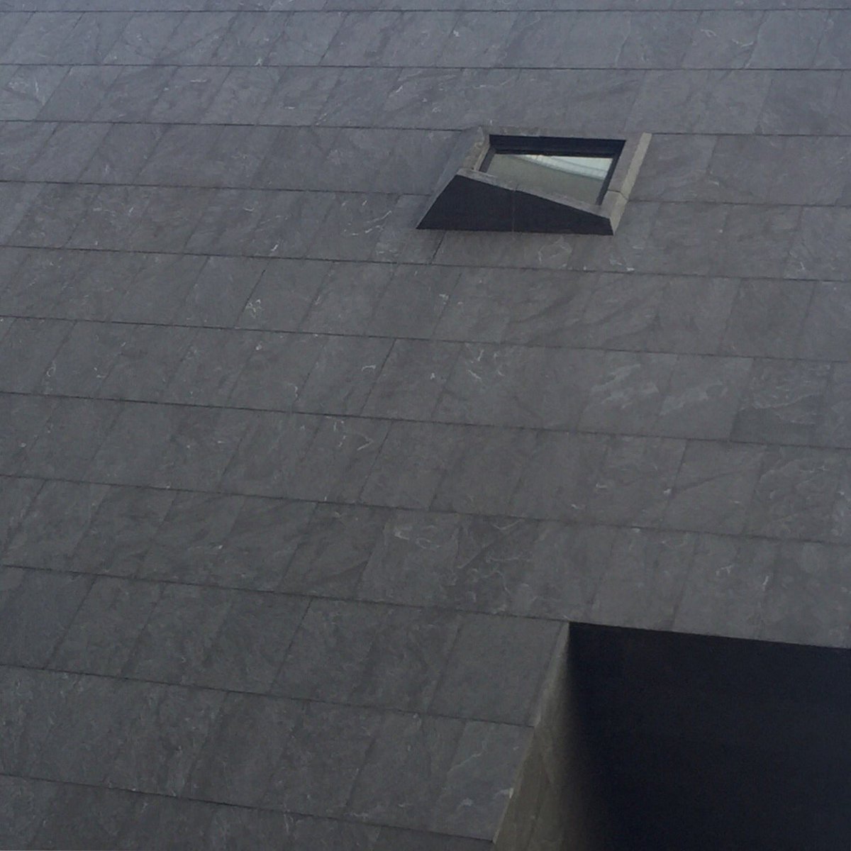 _VirginiaMcLeod's tweet photo. Hello old friend. Looking deadly sharp @metbreur #Breuer #Brutalist #NewYorkCity #architecture https://t.co/trPoXP1Iun