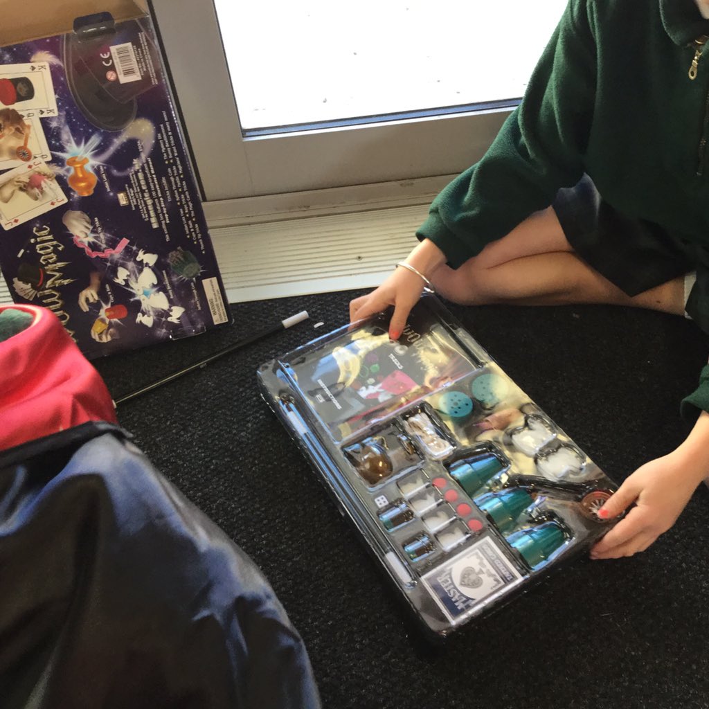 coolkiwikids's tweet photo. Caz: in magic tricks you need to be accurate and precise. You need to have a good memory. https://t.co/6hW9lezgNN