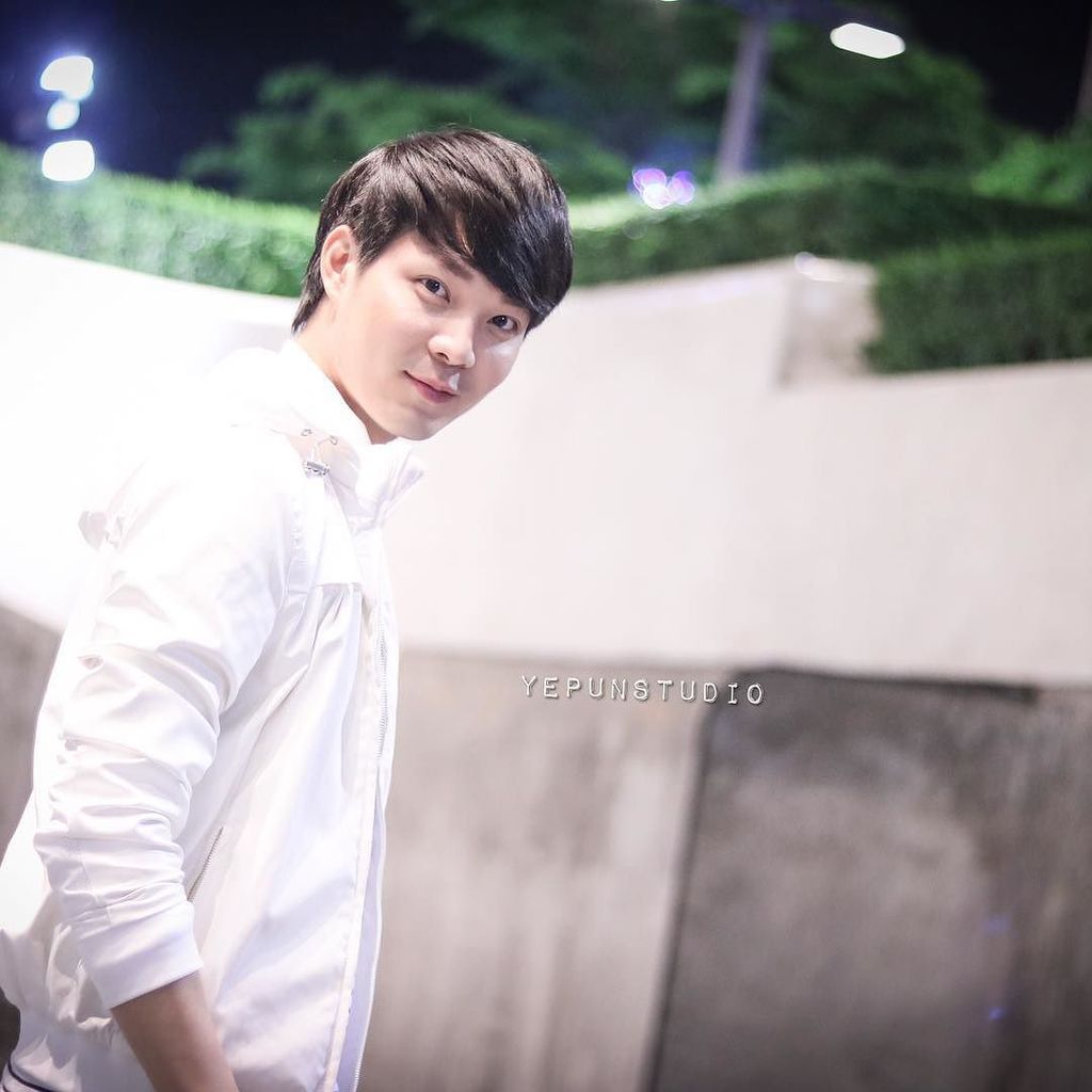 YepunStudio's tweet photo. ความเป็นหนุ่มเกาหลีไม่เคยลดลงในตัวน้องญี่ปุ่น 😉😁 หล่อฝุดๆ 😘 @yepun.thanat #yepunthanat #thanat #yepun #yepunstudio https://t.co/k6TgKchqRe