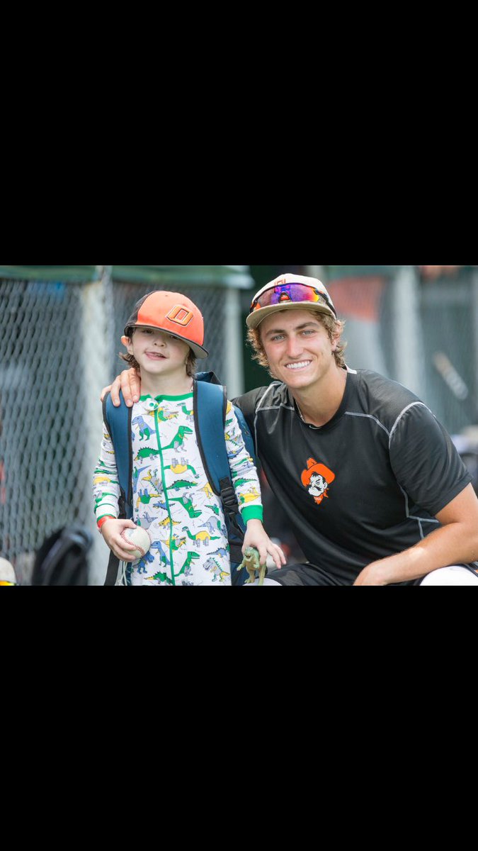 utrop4pokes's tweet photo. The Pokes and me got a surprise from a big fan of mine, Nolan!! He was even wearing a Utropolis onesie! #CWS2016 https://t.co/HNjQzR9zGM