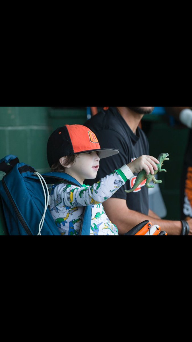 utrop4pokes's tweet photo. The Pokes and me got a surprise from a big fan of mine, Nolan!! He was even wearing a Utropolis onesie! #CWS2016 https://t.co/HNjQzR9zGM