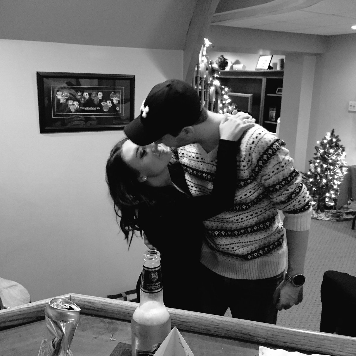 ksmithhh_'s tweet photo. Can't keep my hands to myself (I mean I could but why would I want to) 🤗 https://t.co/U6KijT5fAr