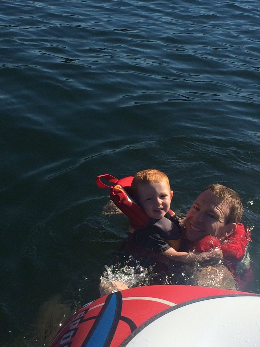 JVRJoshVR's tweet photo. @Lake_Okoboji @ThumbsUpBOJi @OkobojiGoodFun #boatlife #cuttys https://t.co/aoDq37TLe5