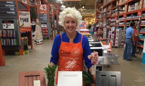 THDMTucker's tweet photo. Elise is setting up for a Sizzling Summer in 264! @kellerhagoodHDI @THDMTucker https://t.co/wcqjexogbE
