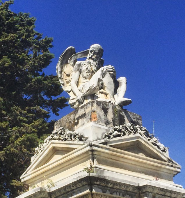 Found Father Time in the Xela cemetery 🔮 https://t.co/sVjvzGfmLn