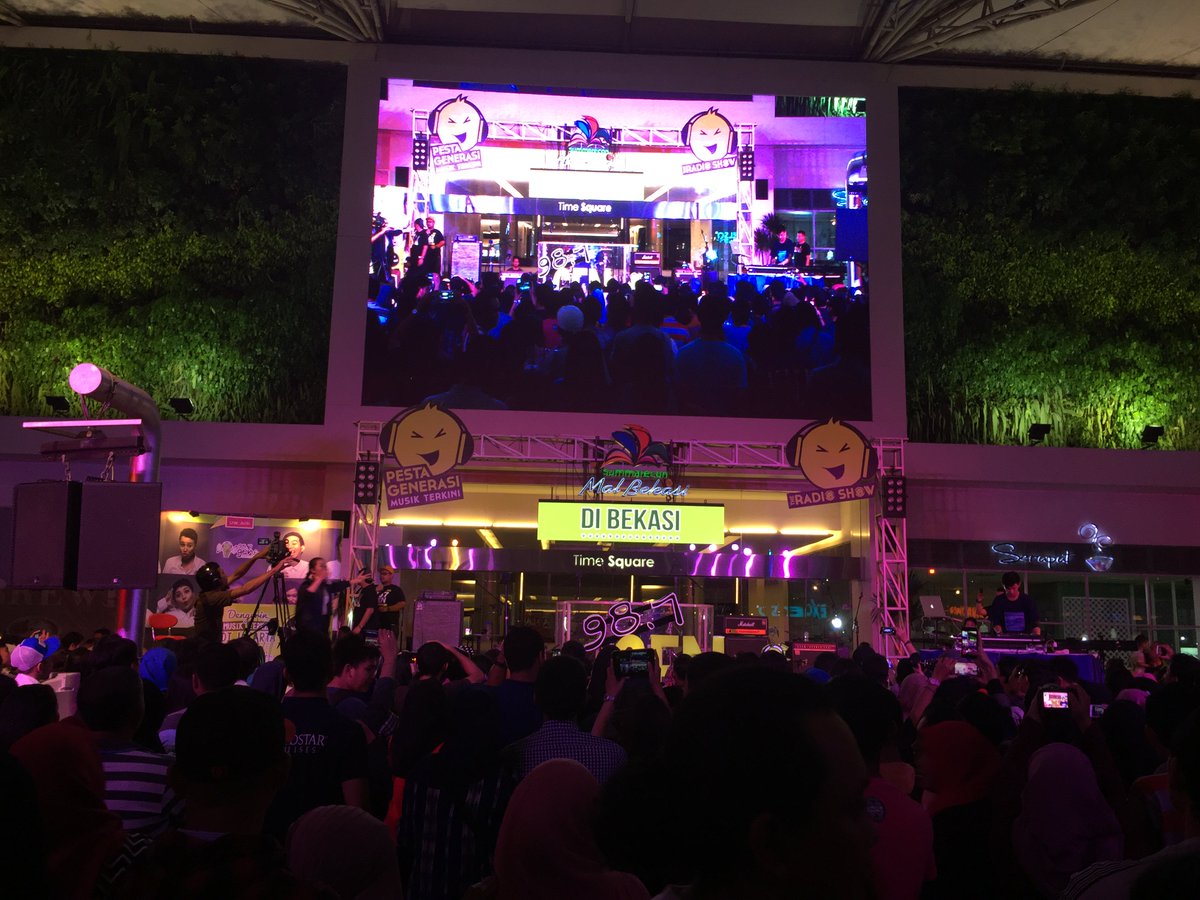 #NowPlaying: <a href="/AhmadBersaudara/">Ahmad Bersaudara</a> - Jika Kau Percaya

jADI INGET #PGMT di Bekasi 2 bulan lalu... hehehe