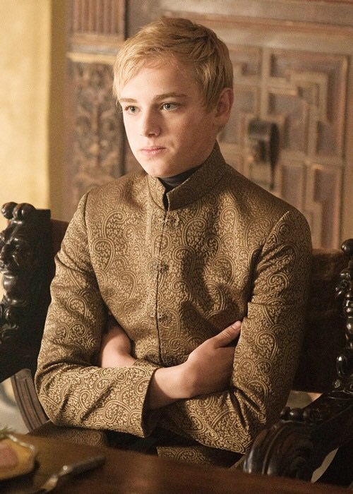 GameOfRTFAV's tweet photo. most annoying voice?

RT for Tommen
FAV for Joffrey https://t.co/toJCoXi7qM