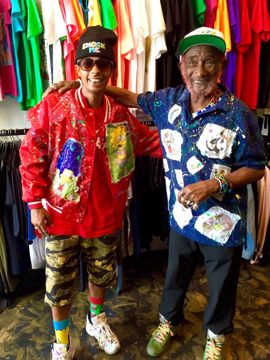 ScratchLee's tweet photo. I WAS LUCKY TO MEET #smockme THE OWNER OF THE HOUSE OF DEVOUR
7669 MELROSE AVE. THANKS FOR THE OUTSTANDING SHIRT https://t.co/EXmmfkq18g