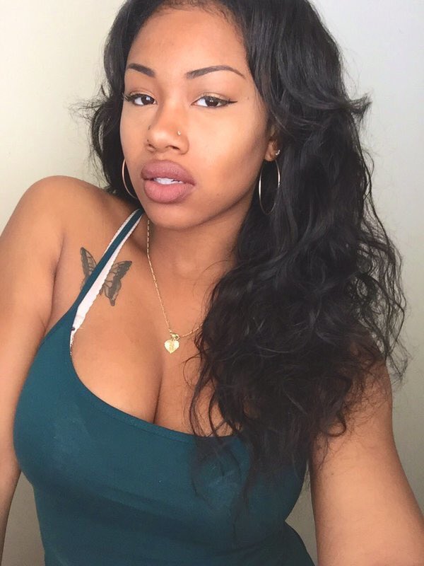 WouldUWife's tweet photo. Fellas @WouldUWife this beauty??? #WYW 🤔❓ #wifeyornah 👰🏽👫 #putaringonit 💍💎 https://t.co/eU832a1ddO