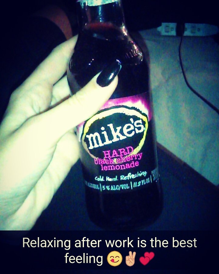Riii340's tweet photo. #MikesHardLemonade #BlackCherry #relaxing #alcohol #summer #happy #2016 #followme https://t.co/8gAbKDUhkK