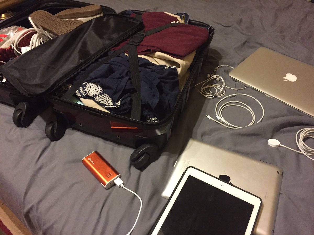 CCSarah1_'s tweet photo. I don't think I have enough Apple Products for this trip... I might need an android... #TrainStream? https://t.co/0RnjJ0Jt2y
