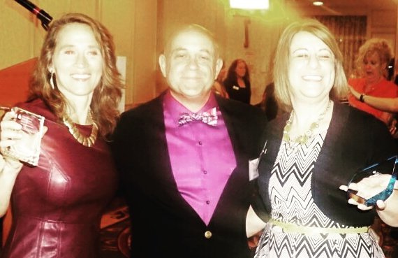MosesCLE's tweet photo. Honored 2b presented the #VisionaryLeaderAward #LLS #TNT
I remain #relentlessforacure #wipeoutcancer #bloodcancer https://t.co/fJJSHYeRwX