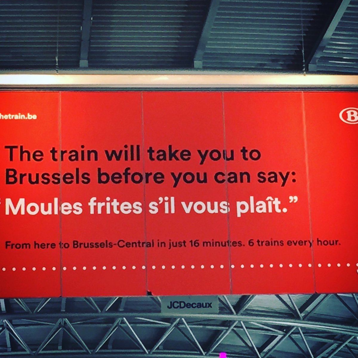 ElkeVanVerdegem's tweet photo. Hmmm, I beg to differ... 🤔 #staking #nmbs https://t.co/pr57aBPfog