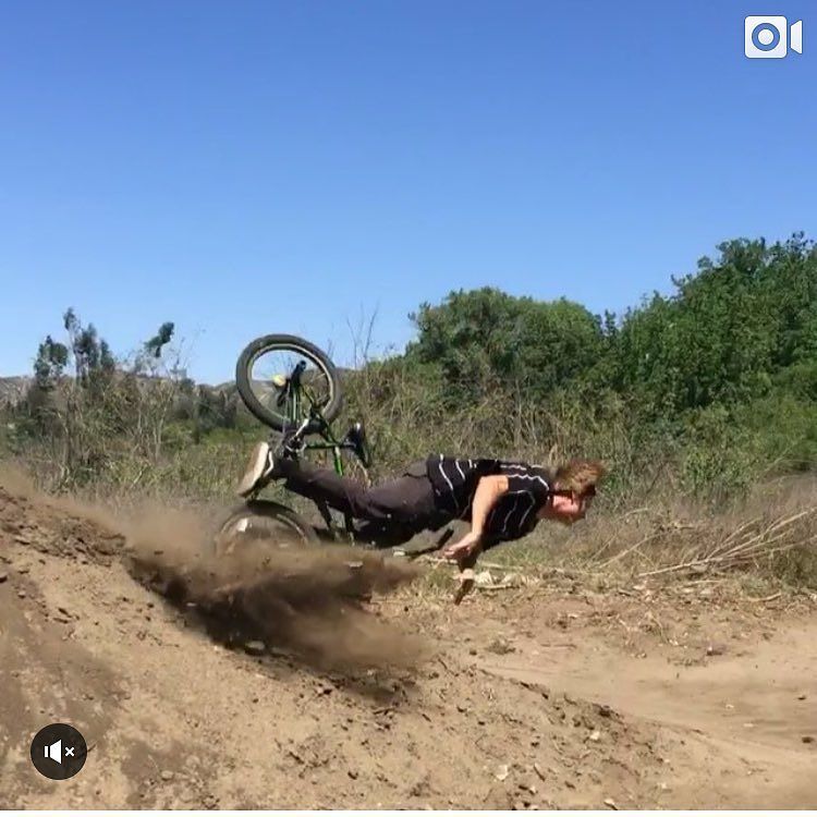 thesecretbmx's tweet photo. No-handed nose manual from shop rider @jareddunncan . #BMX #sundaybikes #thesecretbmxshop #bmxshop #bmxlife #bikesh… https://t.co/u8OpcR41ID