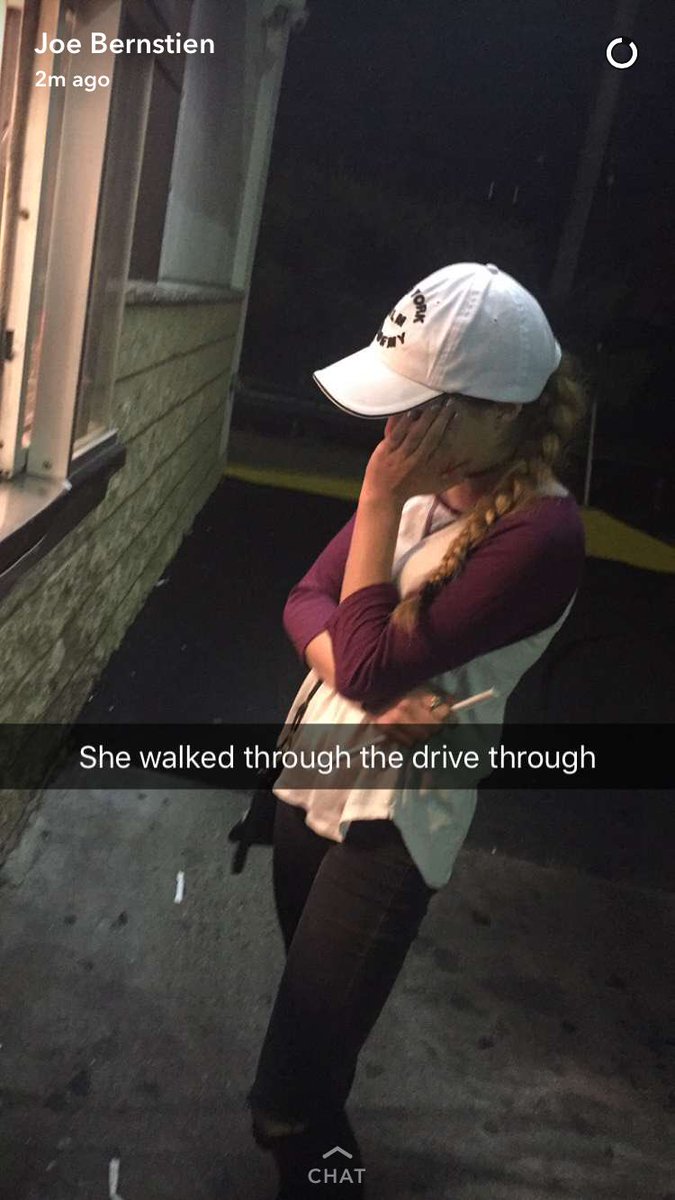 tiffaniiiAmberr's tweet image. Desperate times calls for desperate measures #NoCarProblems