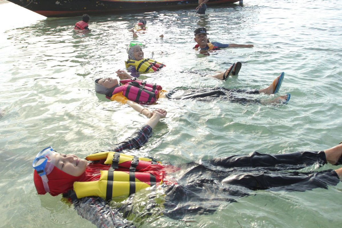 WRtrans's tweet photo. Sejenak berlari dari rutinitas pekerjaan 
Dinas Pariwisata Kab. Bantul
Pulau menjangan &amp; Tabuhan https://t.co/IhuGYjUR88