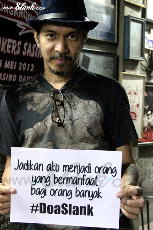 slankdotcom tweet picture
