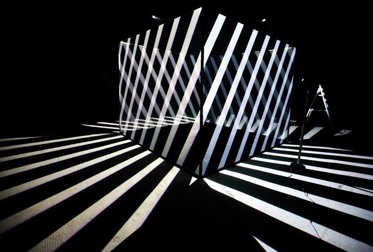 lilianagdelac's tweet photo. #luz interactiva #jaimelidelll #londonstudio #lightingperformance #lightingart https://t.co/kfNIUGMEUB