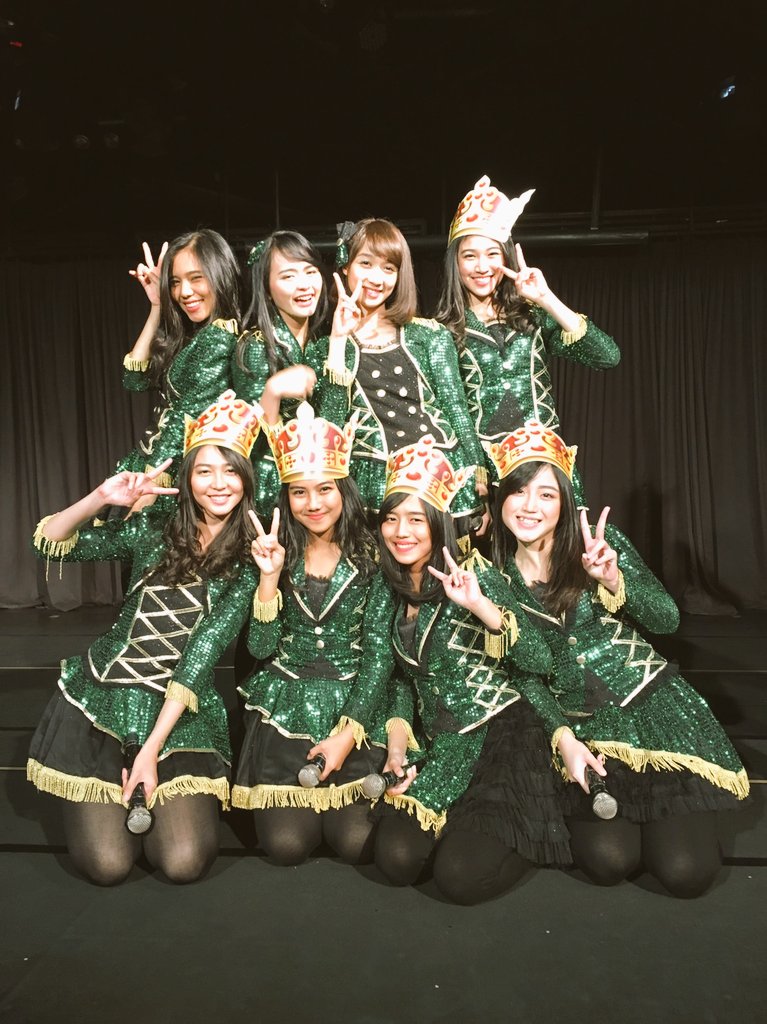officialJKT48's tweet image. Inilah foto2 #JKT48Versus tadi malam. Selamat untuk Team yang menang!