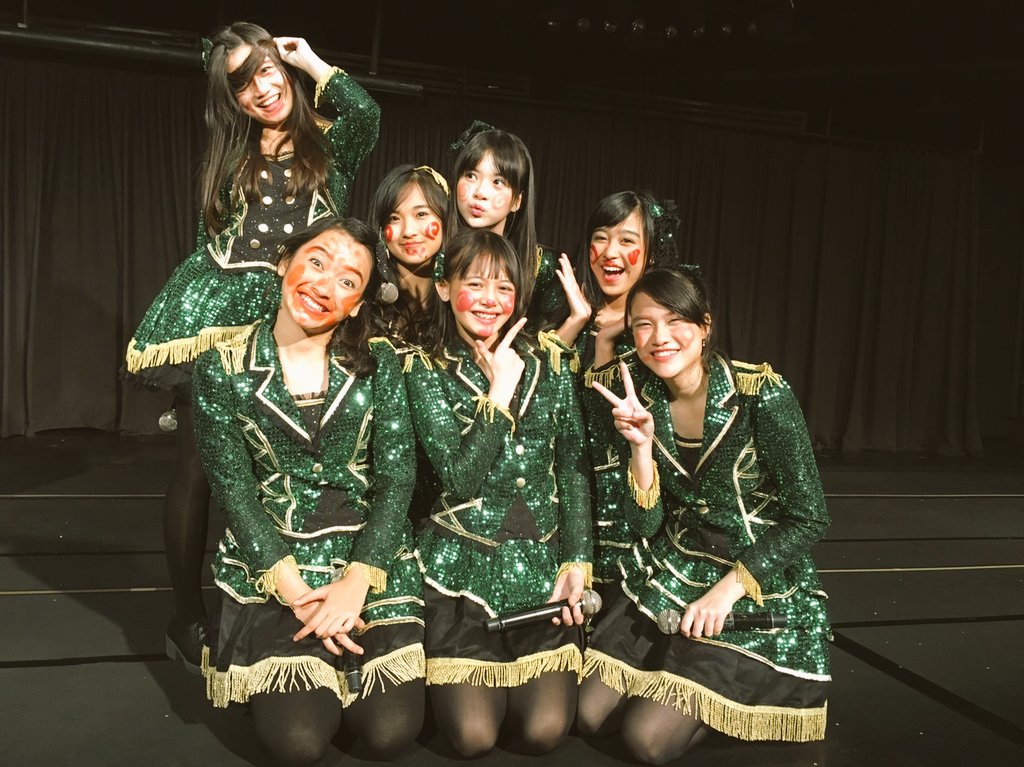 officialJKT48's tweet image. Inilah foto2 #JKT48Versus tadi malam. Selamat untuk Team yang menang!