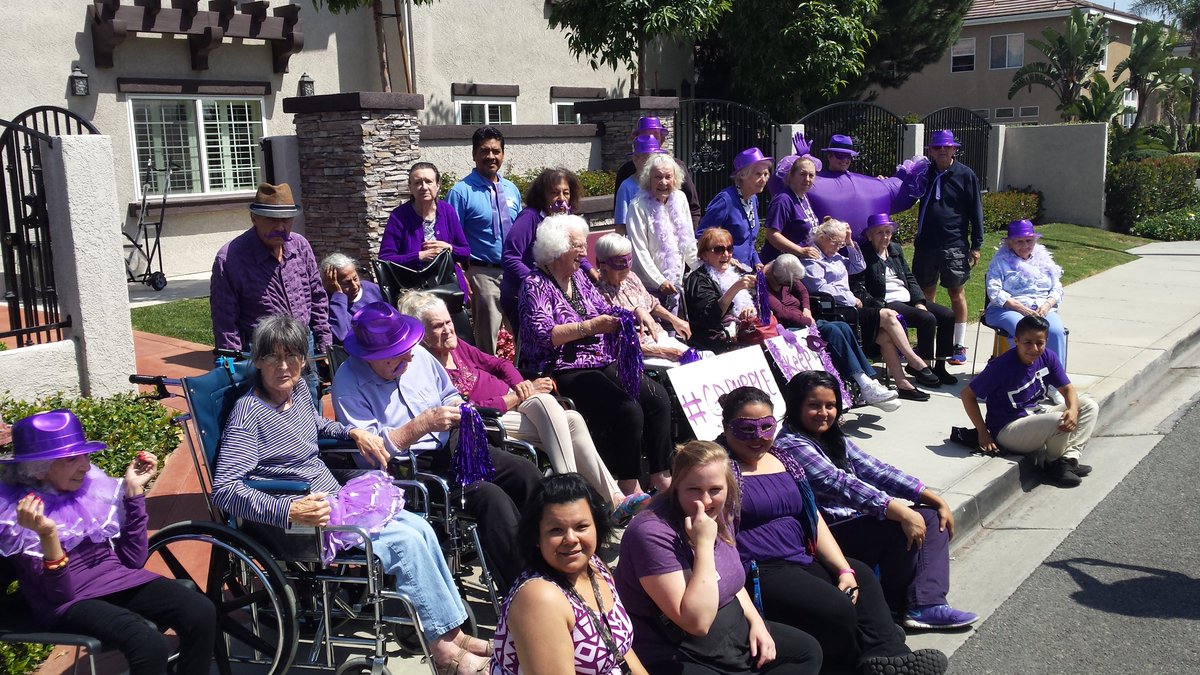 GreenhavenTami's tweet photo. @EDVillaRosaMC @VillaRosaMC #GoPurple Teamwork, togetherness, take time and make a difference 1 day @ a time! https://t.co/ER9km4Ae4a