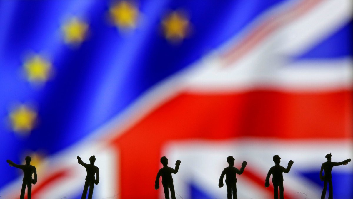 TODAYonline's tweet photo. #Brexit wins: Lead now unassailable, even with 8 constituencies left to declare https://t.co/intO5oeuyP https://t.co/AW78N6IyIV