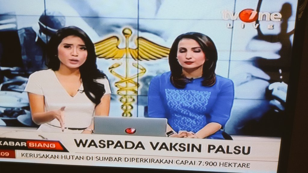 kickinandy's tweet photo. Penyiar #tvone umbar #aurat di jumat siang, mestinya di blur ๐ #tvoon #karnyilyas #ILC2016 https://t.co/sl5K1oZdVJ