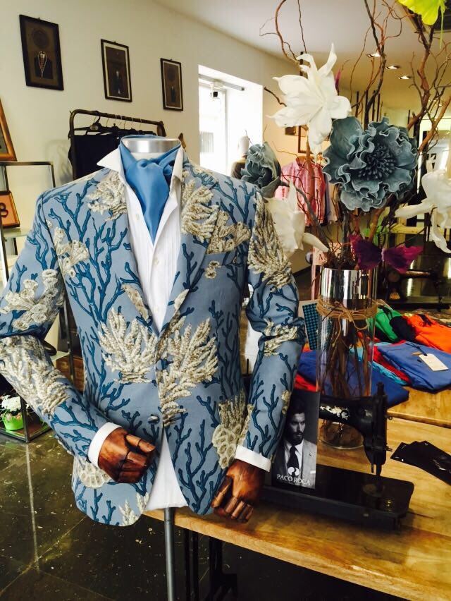 PacoRocaModa's tweet photo. Nos encanta esta americana ¿y a ti? #PacoRoca #modahombre #newstyle #Castellon ¿te atreves? https://t.co/TBLYM1MKYC