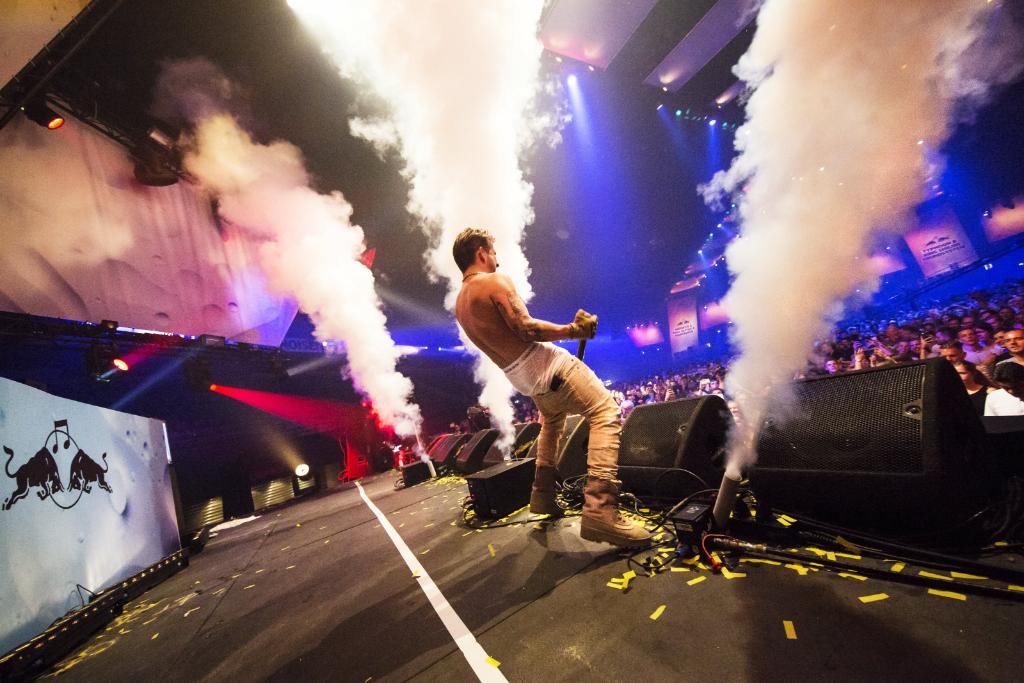 redbullNED's tweet photo. DAMN RIGHT! De docu Tijdloos over Nederlandse muziekculturen NU online op: https://t.co/5VbKnCtwht #cultureclash https://t.co/zgYNurSqcO