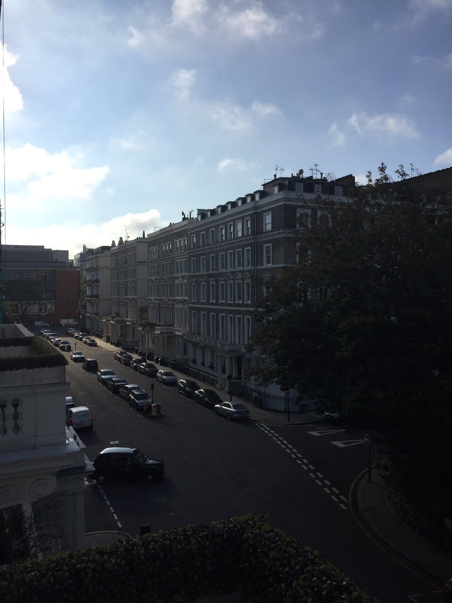 Gueule de bois ce matin à Londres #BrexitVote and yet the sun rises!