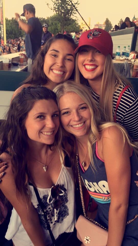 MorgieSimpson's tweet photo. Missing the four of us all being together for summer😥 https://t.co/Ct6WzuoRbp