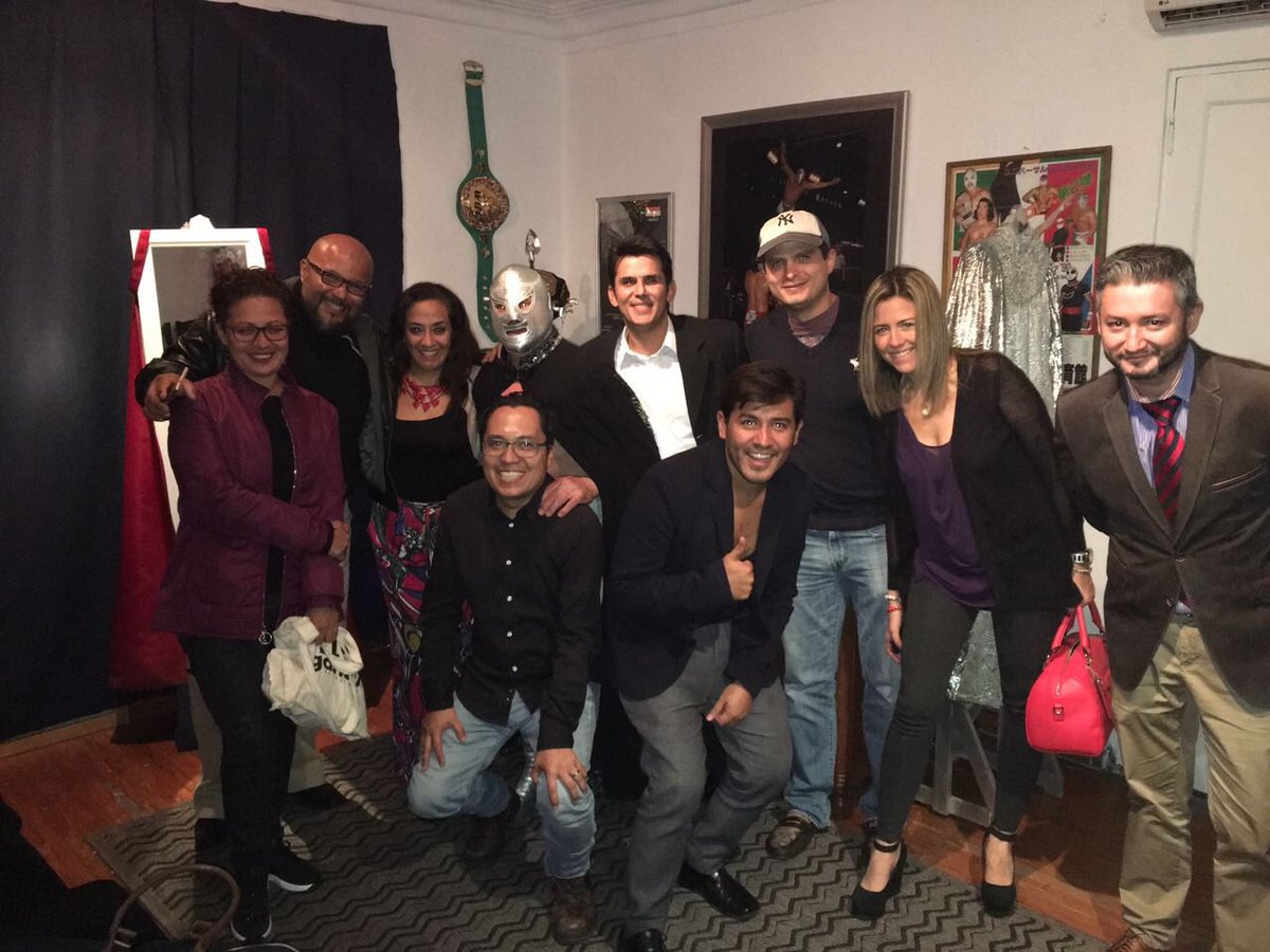Así sí que da gusto comenzar  la semana 4 de #teatroencorto rodeado de amigos, compañeros y el mejor público!