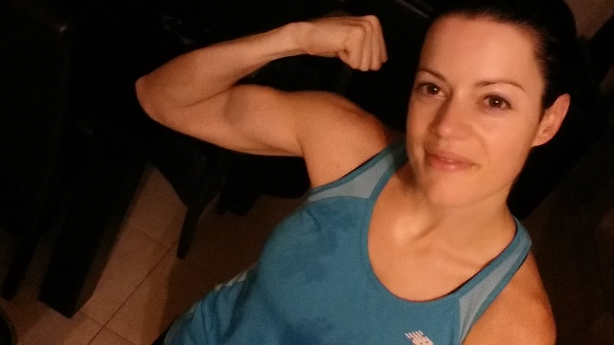 foxyrunner21's tweet photo. Happy #FF #flexfriday Everyone! #runnersarms #strongerrunner Arms pick up the slack when the legs start to fatigue! https://t.co/z1SvHpQx1g