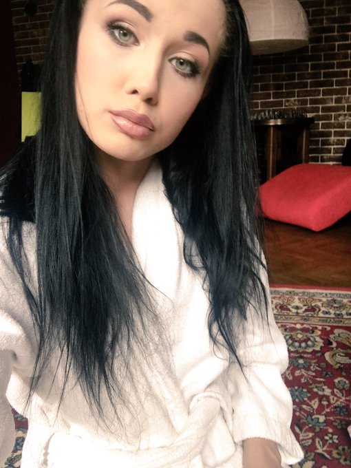 Watch Nicole Love's leaked NSFW photo on TwXstars