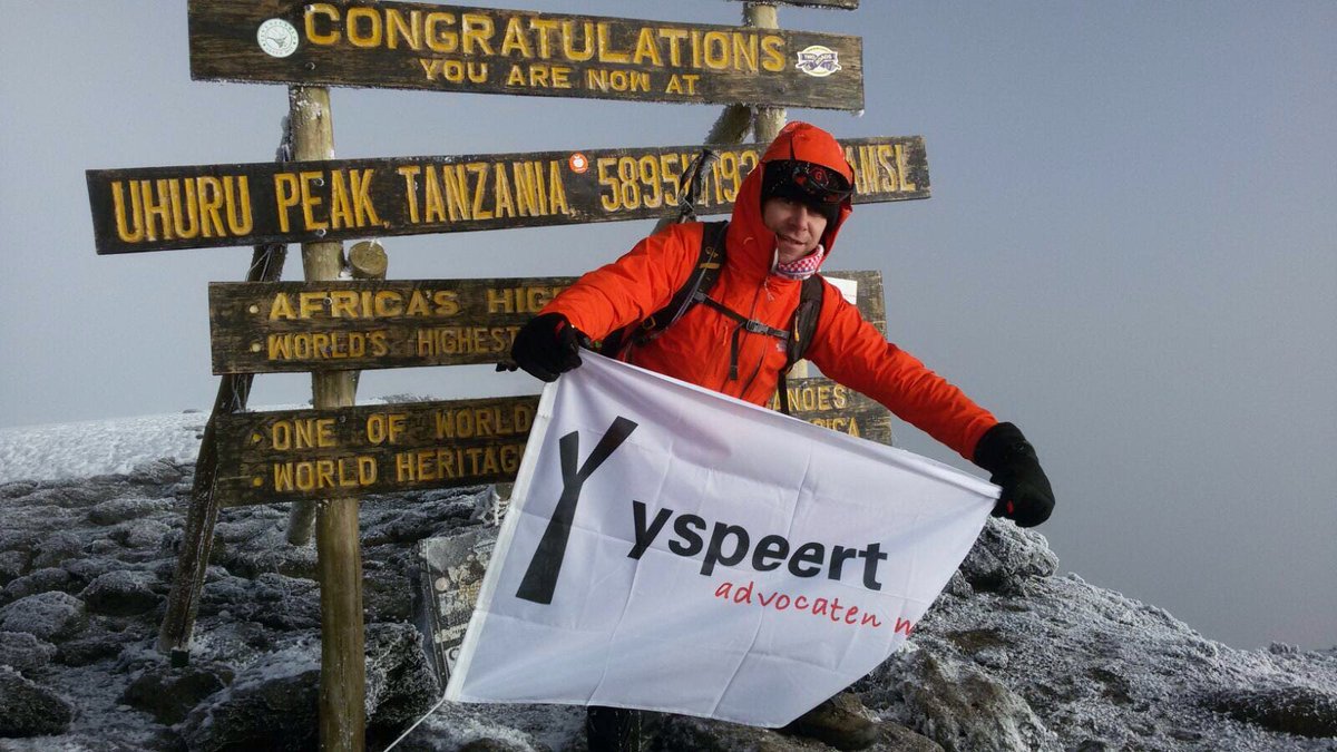 yspeert_nl's tweet photo. Onze yspeert collega Jan-Gerrit Meijerink heeft de 5895 m. hoge Kilimanjaro bedwongen; €15.000 voor het goede doel! https://t.co/cesVWyr98d