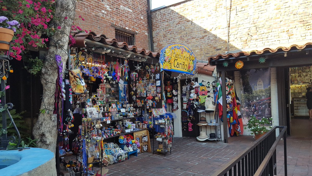 HempMessiah's tweet photo. La Plaza at Olvera Street
#Califaztlan https://t.co/8QirBDhrps