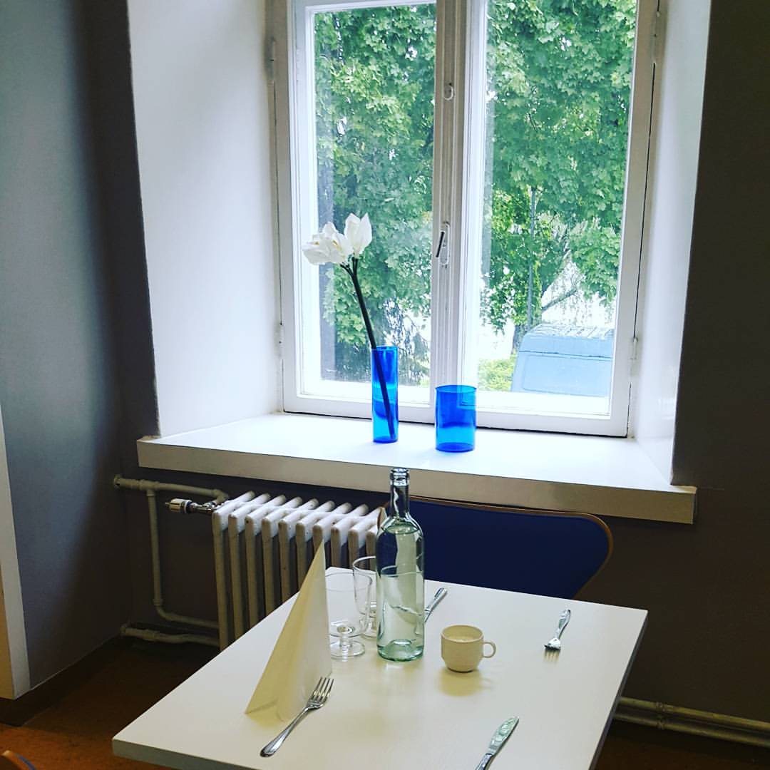 FWTT toivottaa hyvää juhannusta! Lounaat ja brunssit jatkuvat jälleen maanantaista alkaen koko kesän. #waste2taste