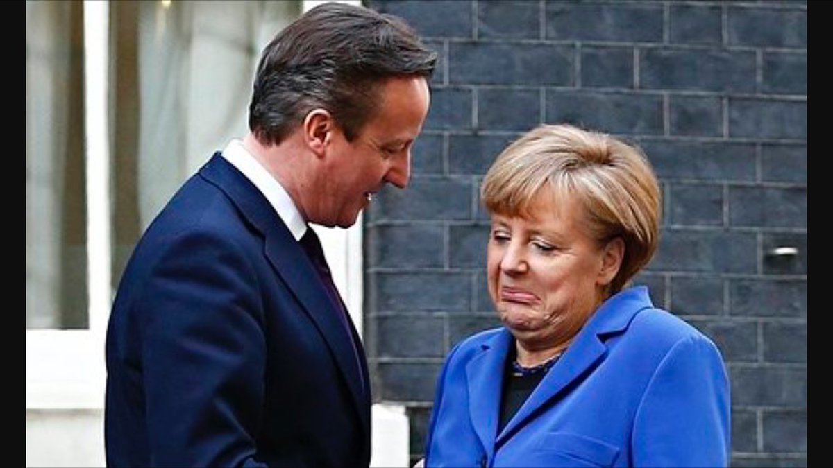 SteevenetChris's tweet photo. "Je suis venu te dire que je m'en vais.
Et tes larmes n'y pourront rien changer." #Brexit https://t.co/W1CjpekKb0