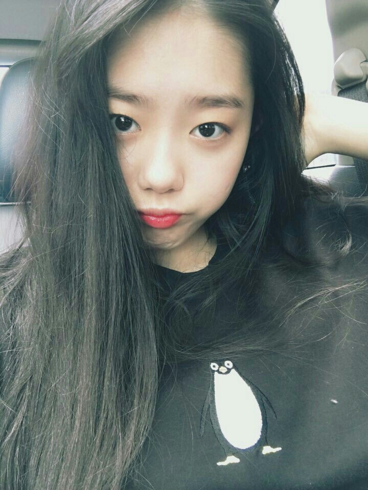 SNP_Ent's tweet photo. #ioi #김소혜 의 미공개 사진들!
2016.04 흑발
2016.04 데뷔축하 https://t.co/Apvd4ZQjFZ
