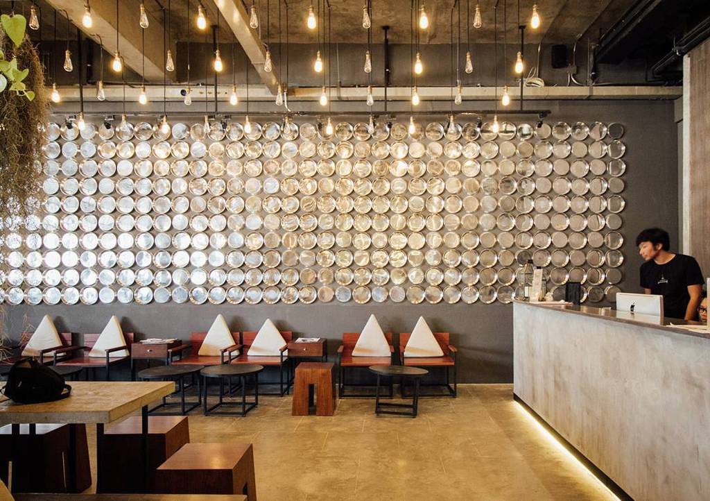 OnceAgainHostel's tweet photo. Our #lobby is fairly big and is one of our common areas. The mango bowls on the wall and t… https://t.co/kGeV4y6Nb2 https://t.co/8jwk2r9hLm