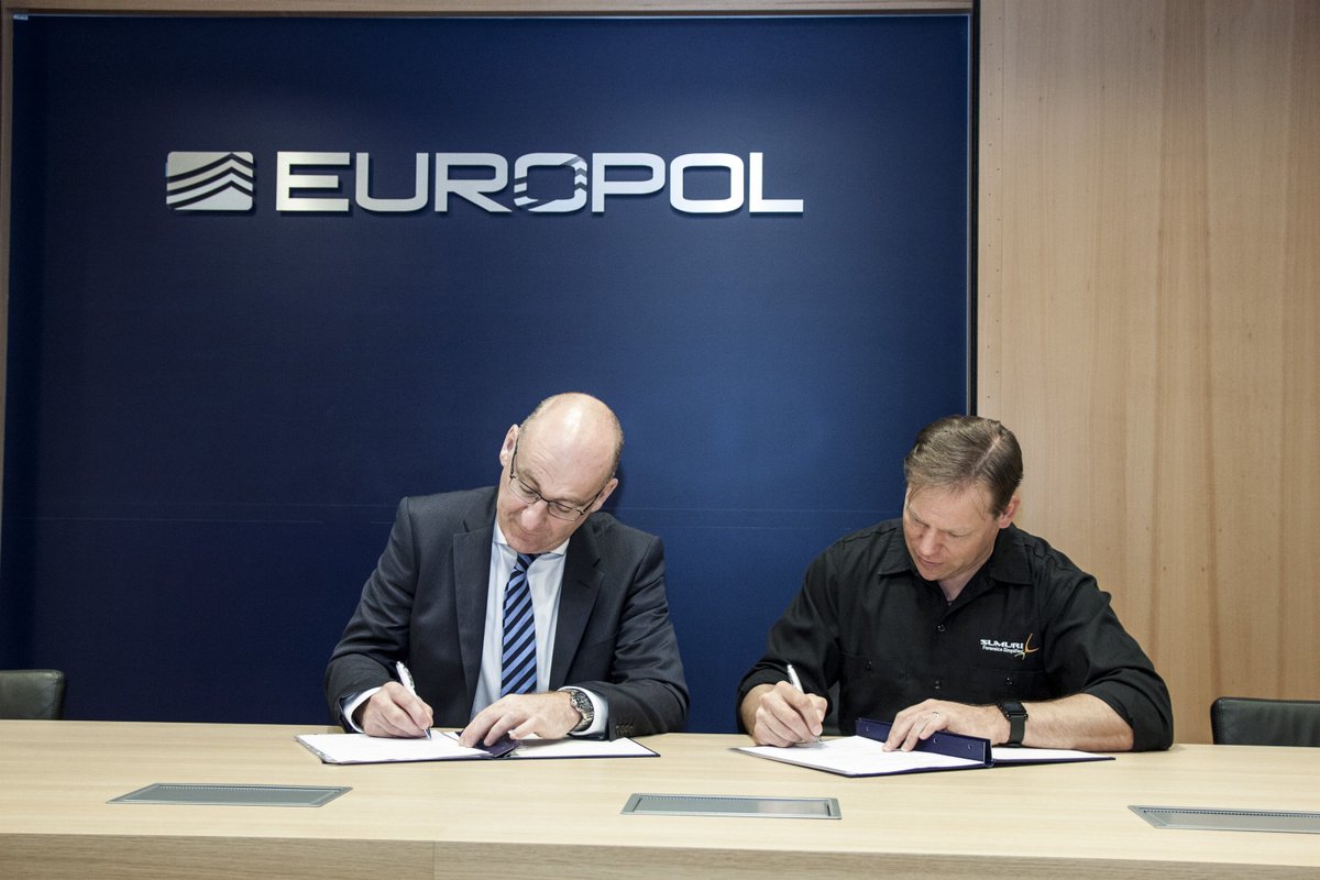 EC3Europol's tweet photo. New MoU signed w/@SumuriLLC. One more step towards enhanced cooperation in #cyber #forensics https://t.co/aynbATWJ9I https://t.co/UjQ6bMYXZm