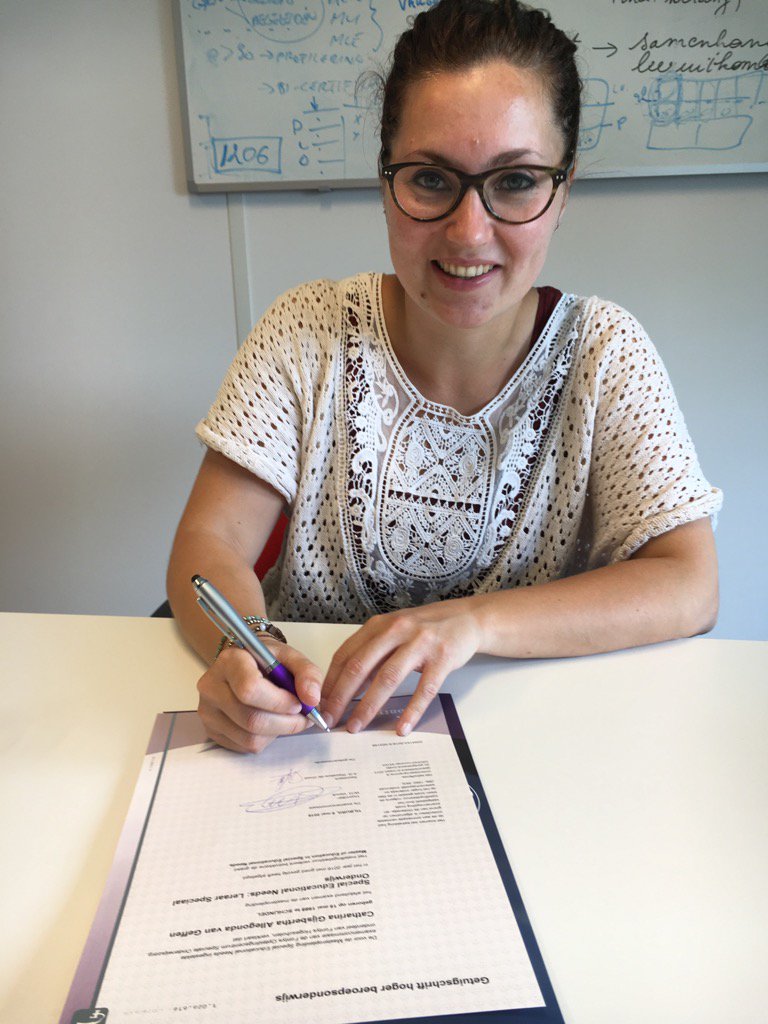 MargreetVerbunt's tweet photo. Wat een topper, na een vakmaster nu ook Master SEN. Gefeliciteerd met zo'n collega Mill-Hillcollege. https://t.co/wqtIqHHjgK