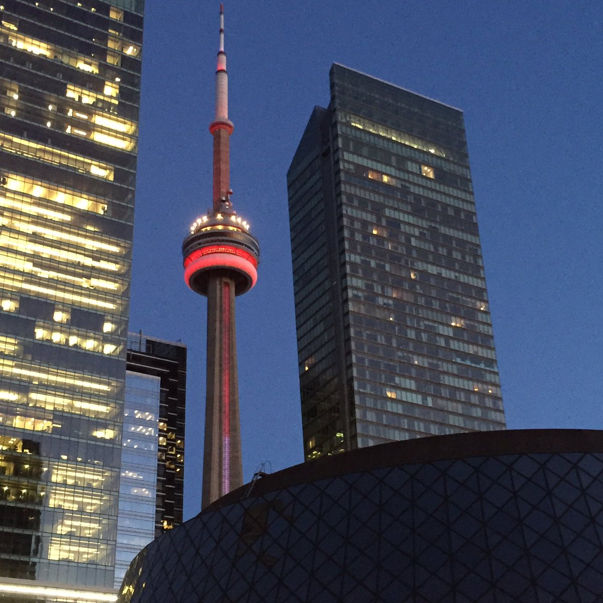 NewYorkInsider's tweet photo. Visiting #toronto #canada. Such a vibrant place, even lovelier than I remembered from my last trip https://t.co/ucrNk74Xhw