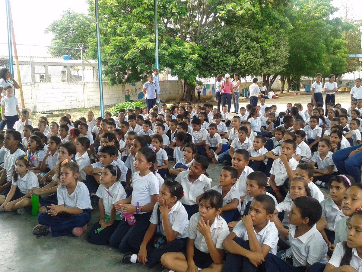 mimamadami's tweet photo. Cierre pedagógico del Programa Simón Bolívar en G.E. JUAN JOSE TOVAR  @nucleosombrero @SistemaGuarico https://t.co/OcwtpAX8pe