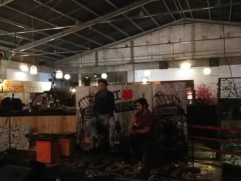 Hai gaeees!! Ada mas Lutfi nih yg jamming bersama masa Ulil.